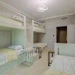 Spacious Apartment Beds In Downtown