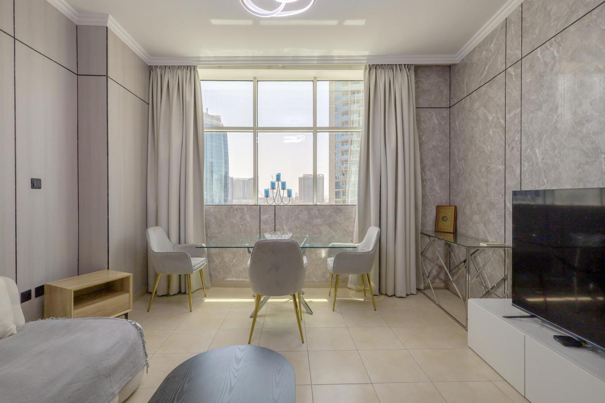 Spacious Beds In Downtown Dubai