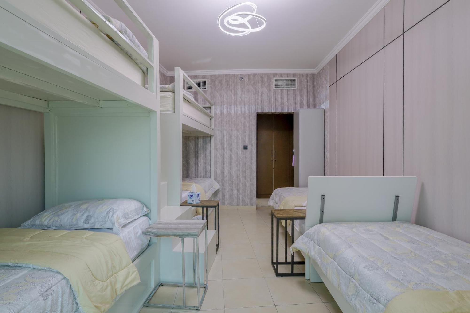 Spacious Beds In Downtown Apartment