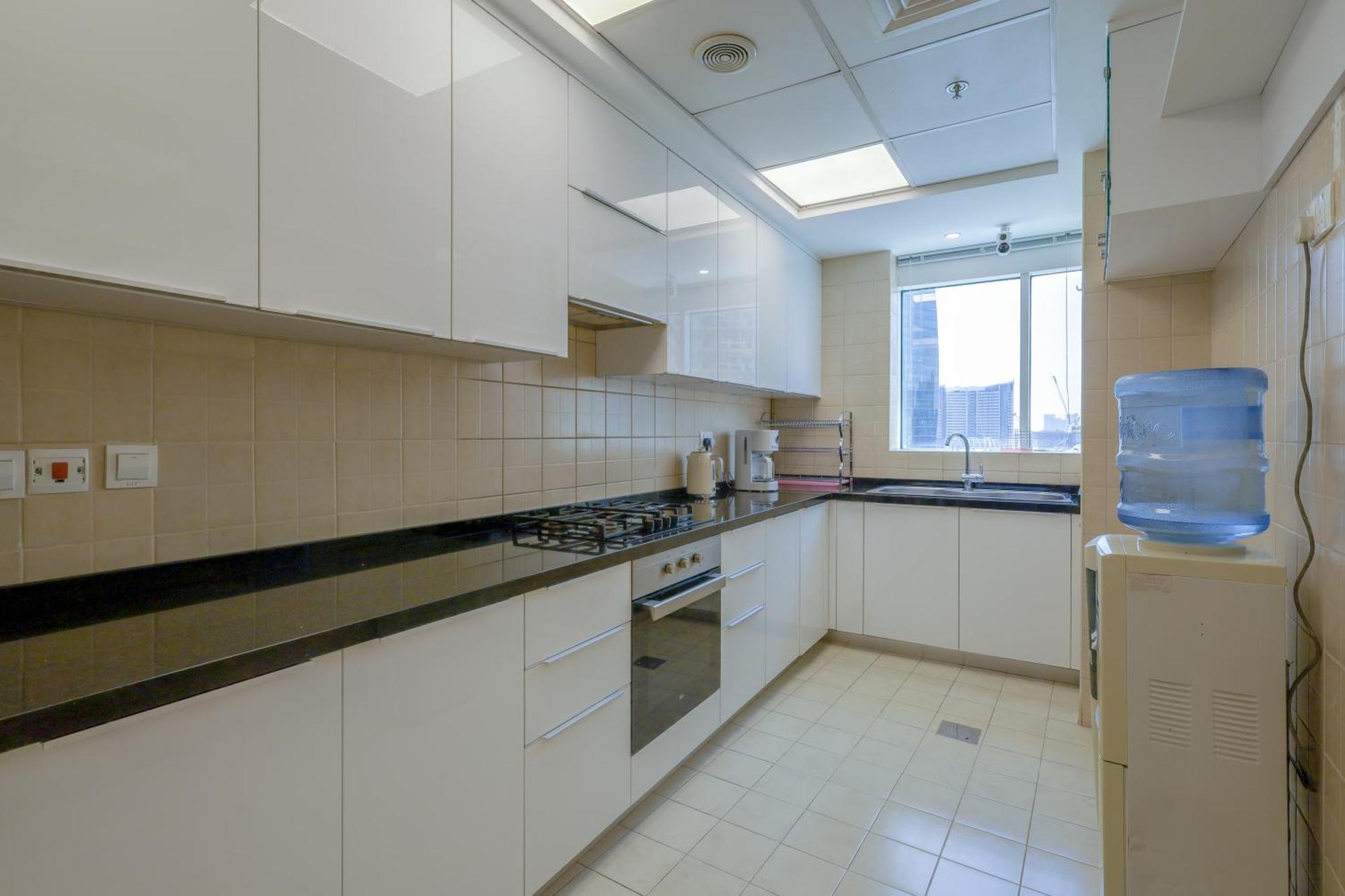 Spacious Beds In Downtown Apartment *